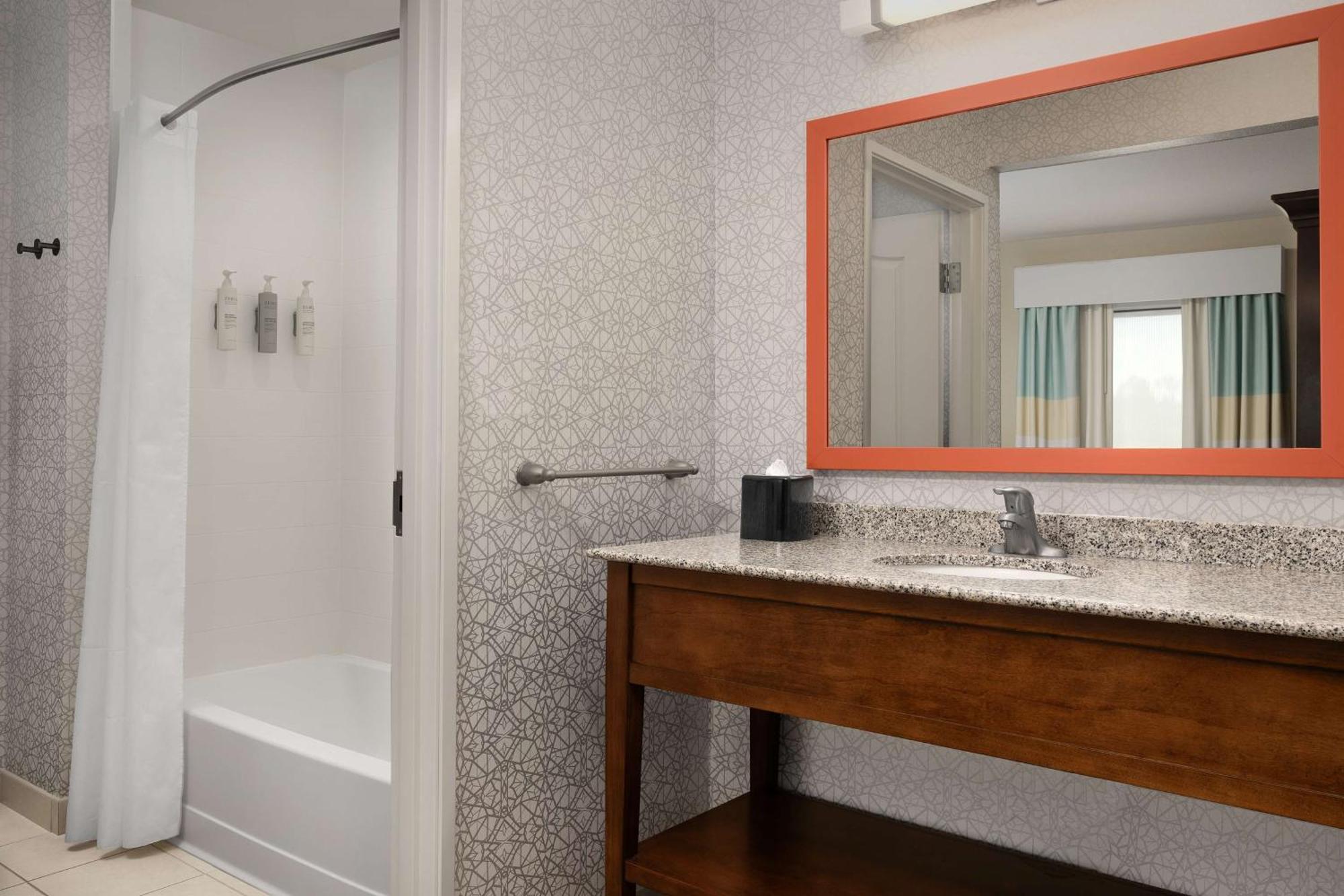 Hotel Hampton & Research Park Area 3*