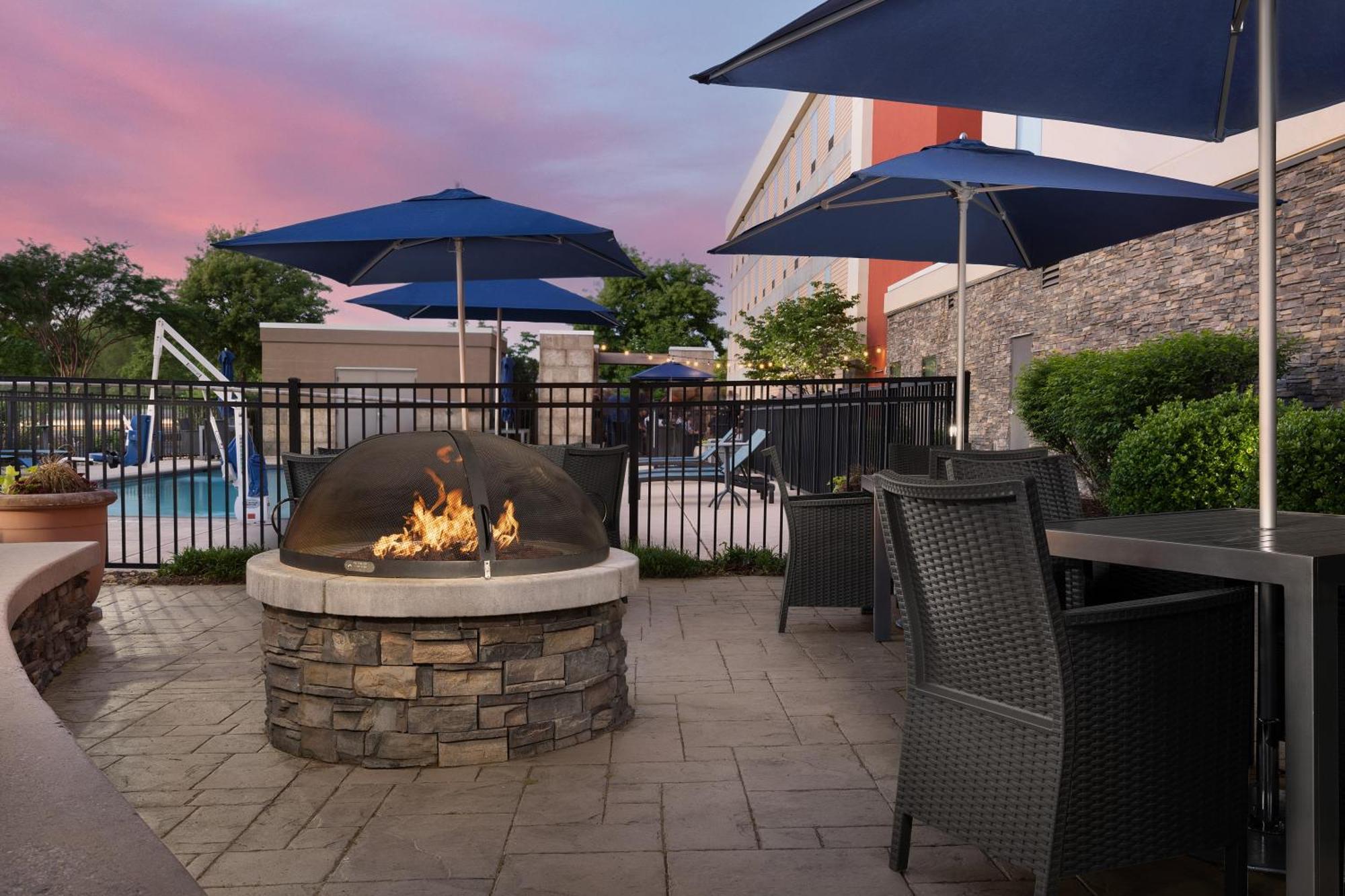 Hotel Hampton & Research Park Area 3*